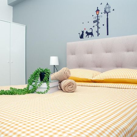 Five H Family Service Apartment Seri Kembangan Exterior foto