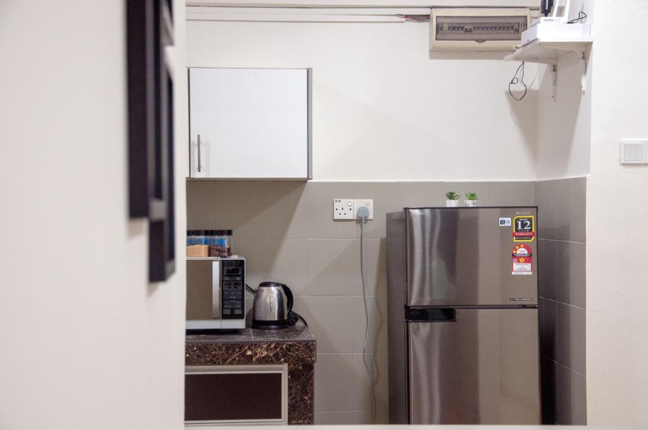Five H Family Service Apartment Seri Kembangan Exterior foto