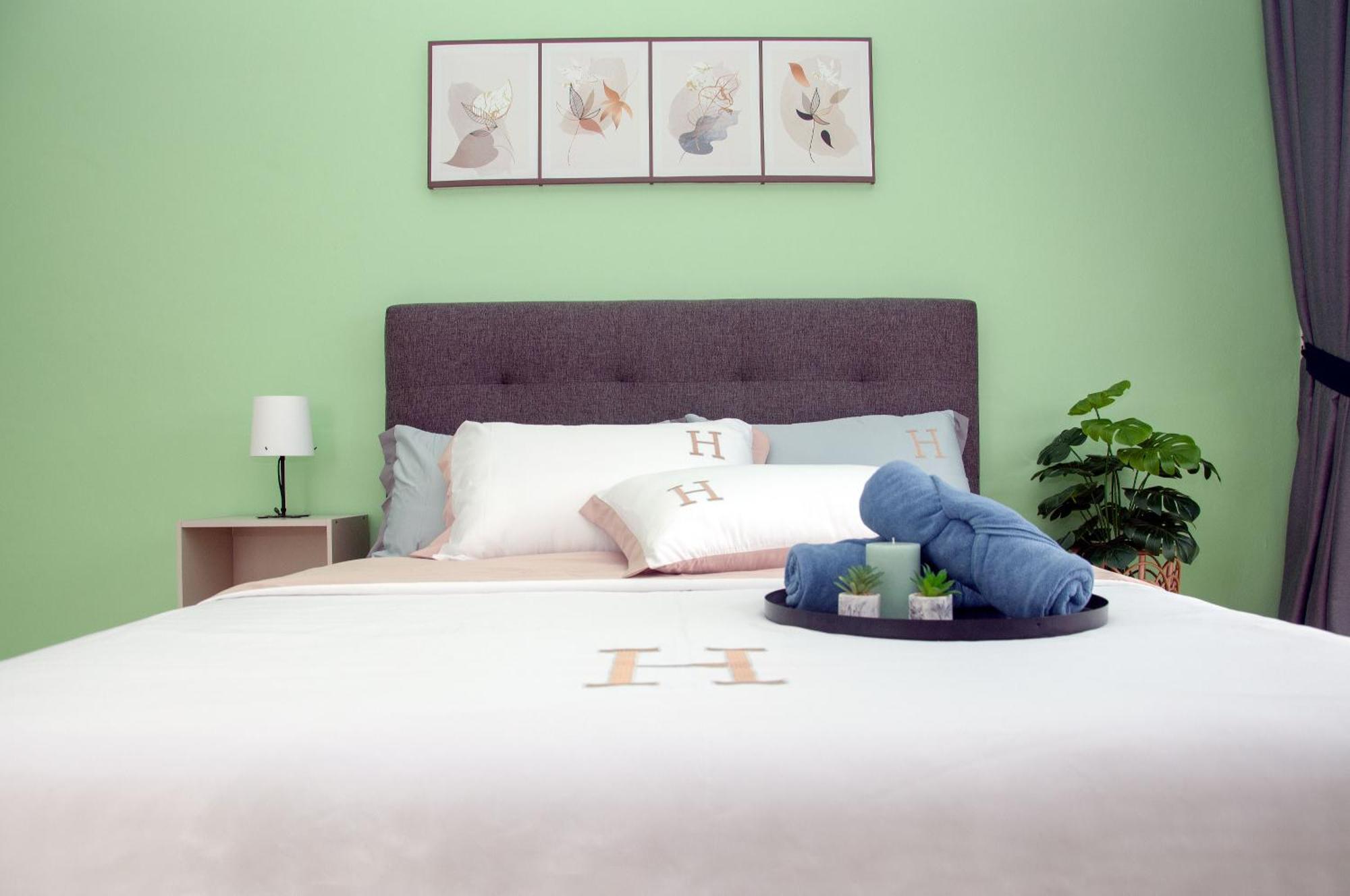 Five H Family Service Apartment Seri Kembangan Exterior foto